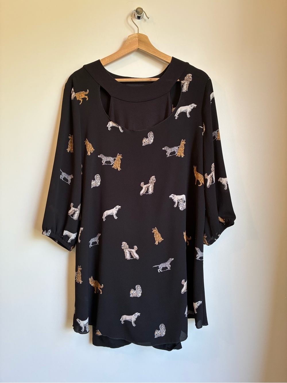 Myco Anna Designer Dog Novelty Print Cutout Neck Shift Dress Size M